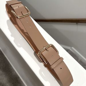 Women’s double buckle wide belt